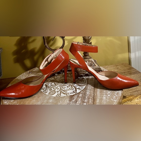 Nine West  “Suzyo” Heels with Ankle Strap and Pointed Toe. Size 8 - Picture 5 of 12